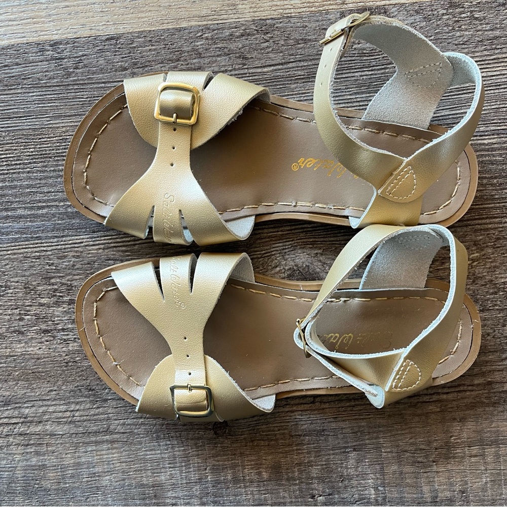Gold Saltwater Sandals Big Girls Size 1